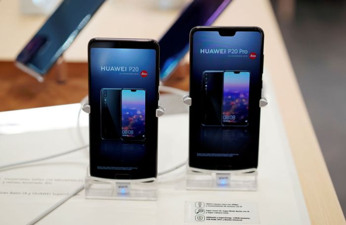 Huaweis first flagship store outside china in vienna