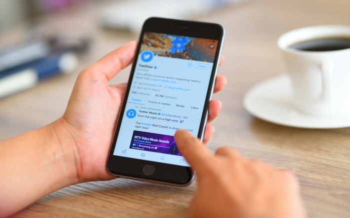 Twitter threaded replies public beta