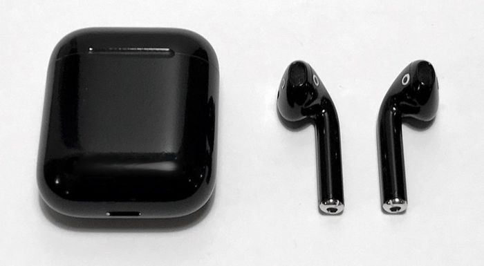 Airpods 2 launch spring in black