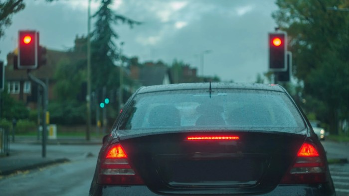 Audi decide to stop at red light
