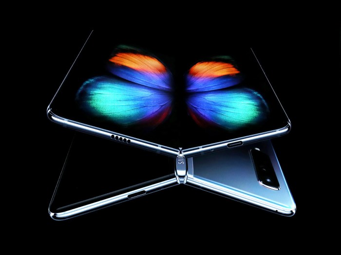Samsung releases video detailing the galaxy fold