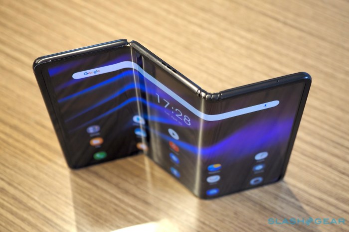 Tcls foldable smartphone bend smartwatch